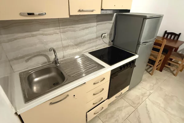 Shtepi me qera Garsoniere ne Tirane - 28,000 Leke