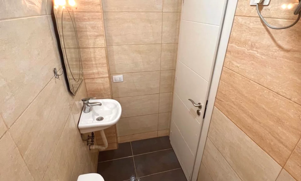 Shtepi me qera Apartament ne Tirane, Garsoniere, Mobilimi E mobiluar, Pagesa 26,000  Leke.