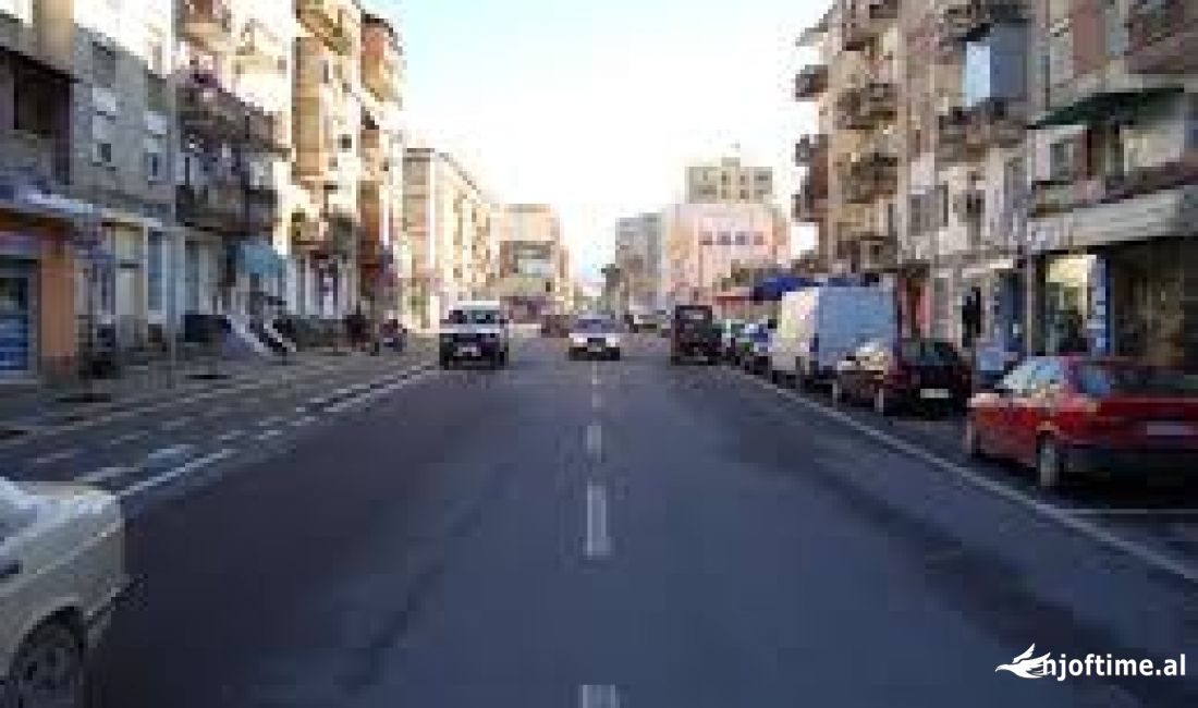 Shtepi ne shitje Apartament ne Tirane, 2+1, Mobilimi E mobiluar, Pagesa 222,075  Euro.