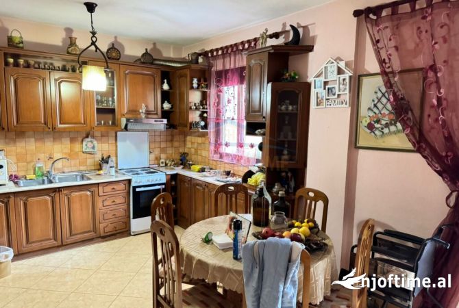 Shtepi ne shitje 2+1 ne Tirane - 150,000 Euro
