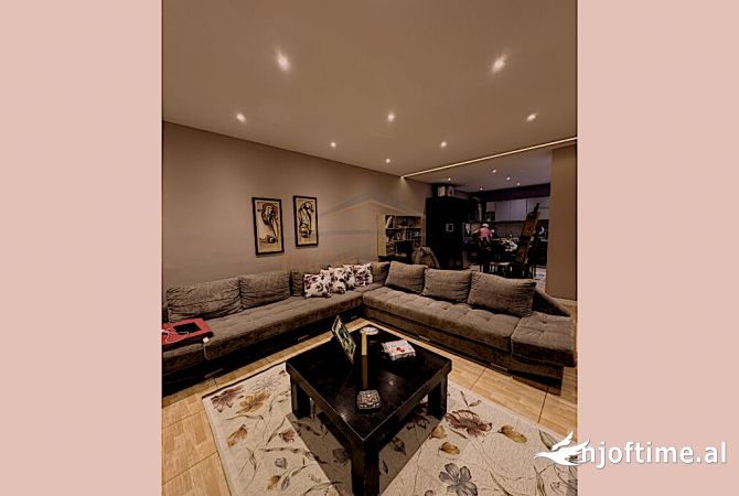 Shtepi ne shitje 2+1 ne Tirane - 210,000 Euro