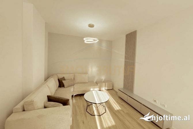 Shitet, Apartament 2+1, Unaza e Re