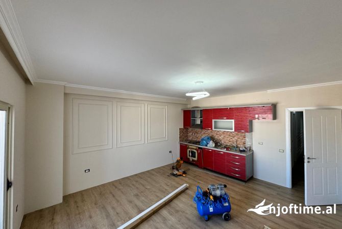 Shtepi ne shitje Apartament ne Tirane, 2+1, Mobilimi Bosh, pa mobiluar, Pagesa 135,000  Euro.