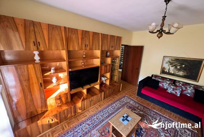 Shtepi me qera 2+1 ne Tirane - 650 Euro