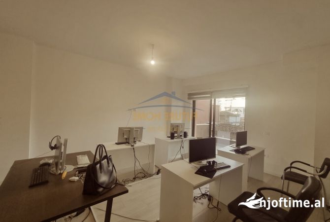 Shtepi me qera 2+1 ne Tirane - 700 Euro