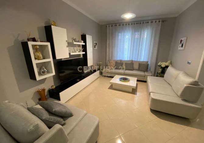 Shtepi ne shitje Vila Luksoze ne Tirane, 7+1, Mobilimi E mobiluar, Pagesa 395,000  Euro.