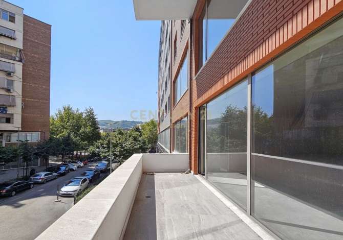 NJESI SHERBIMI ME QIRA TEK KOMPLEKSI DELIJORGJI!