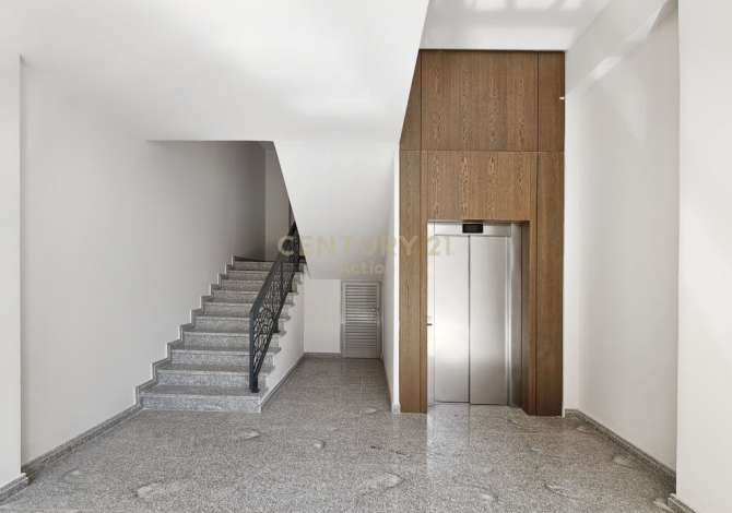 NJESI SHERBIMI ME QIRA TEK KOMPLEKSI DELIJORGJI!