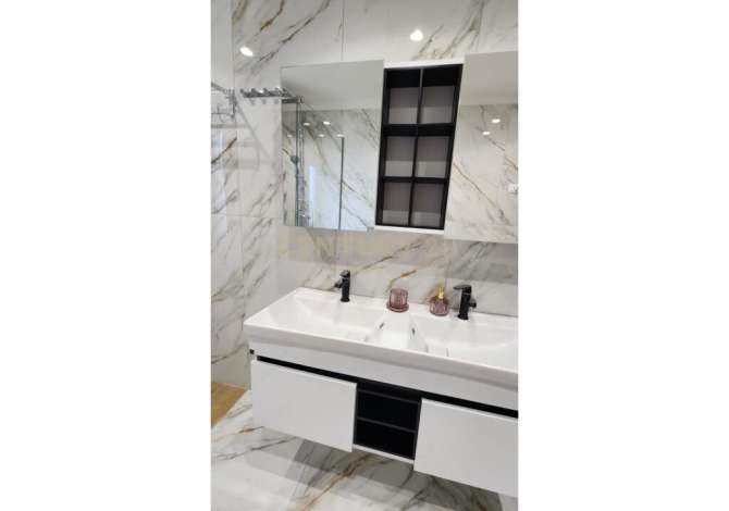 Shtepi me qera Apartament ne Tirane, 3+1, Mobilimi E mobiluar, Pagesa 2,000  Euro.