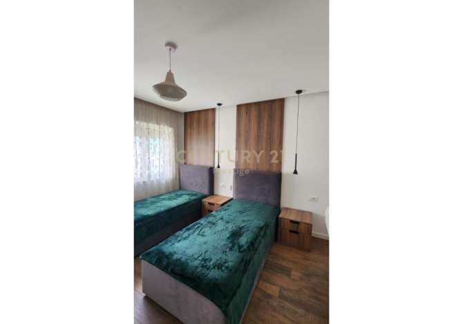 Shtepi me qera Apartament ne Tirane, 3+1, Mobilimi E mobiluar, Pagesa 2,000  Euro.