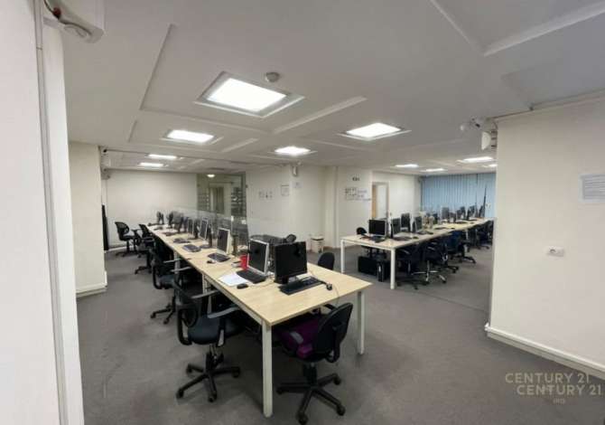 Ambient biznesi me qera 3+1 ne Tirane - 3,500 Euro
