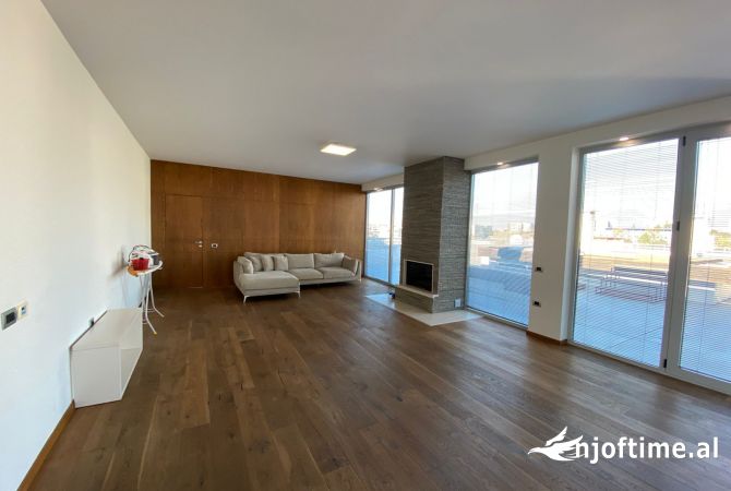 Shtepi me qera Apartament ne Tirane, 4+1, Mobilimi E mobiluar, Pagesa 3,000  Euro.