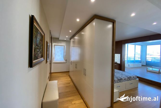 Shtepi me qera Apartament ne Tirane, 4+1, Mobilimi E mobiluar, Pagesa 3,000  Euro.