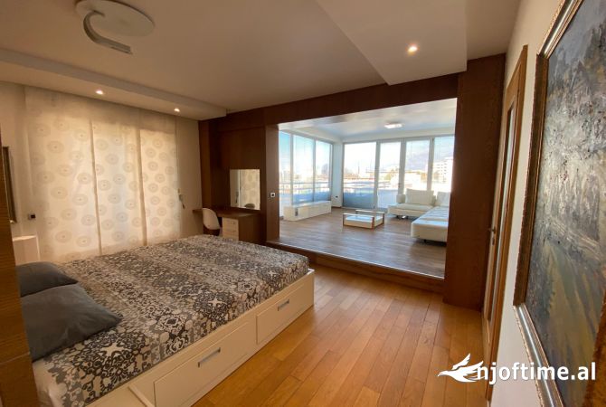 Shtepi me qera 4+1 ne Tirane - 3,000 Euro
