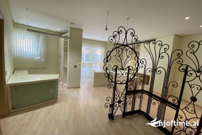 Ambient biznesi me qera 3+1 ne Tirane - 600 Euro