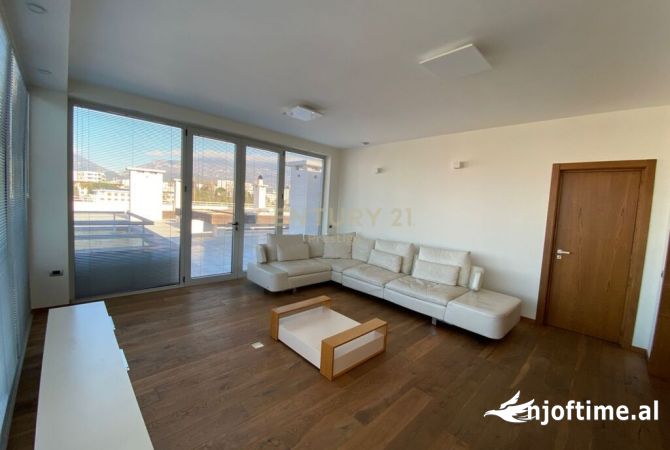 Shtepi me qera 4+1 ne Tirane - 3,000 Euro