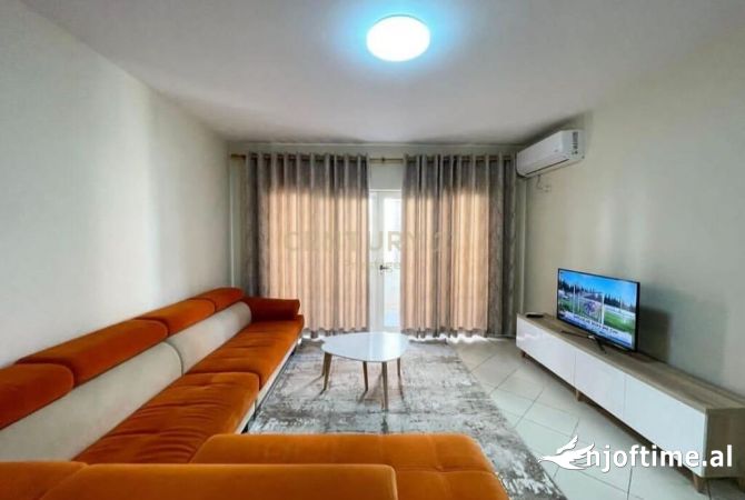 Shtepi me qera Apartament ne Tirane, 2+1, Mobilimi E mobiluar, Pagesa 500  Euro.