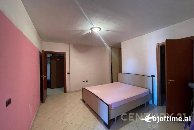 Shtepi me qera 2+1 ne Tirane - 800 Euro