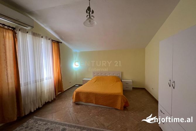 Shtepi me qera Apartament ne Tirane, 3+1, Mobilimi E mobiluar, Pagesa 800  Euro.