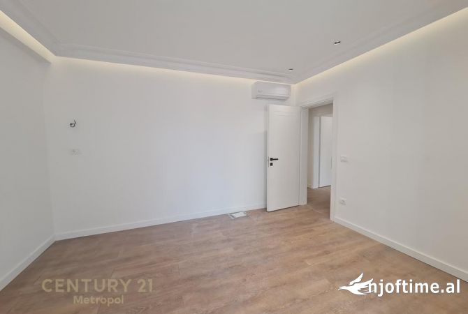 Ambient biznesi me qera 3+1 ne Tirane - 1,000 Euro