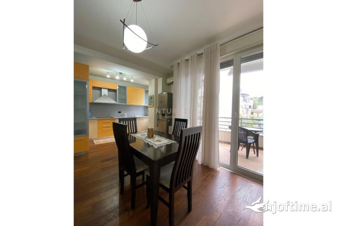 Shtepi me qera Apartament ne Tirane, 2+1, Mobilimi E mobiluar, Pagesa 800  Euro.