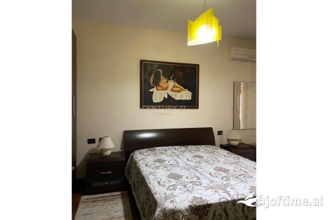 Shtepi me qera Apartament ne Tirane, 2+1, Mobilimi E mobiluar, Pagesa 800  Euro.