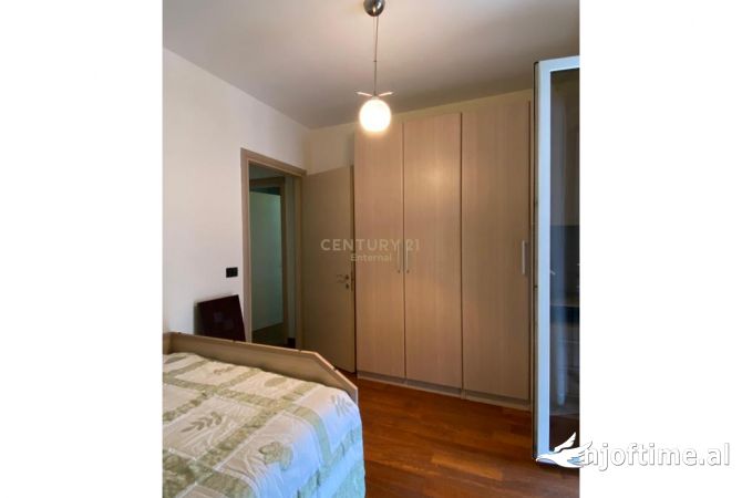 Shtepi me qera 2+1 ne Tirane - 800 Euro