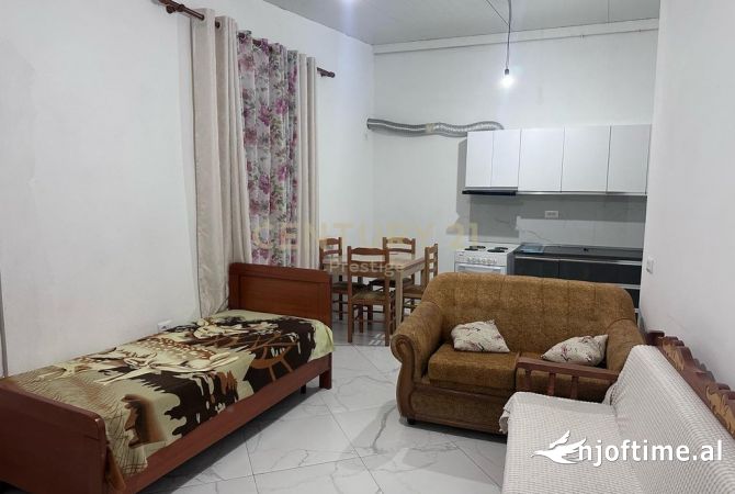Shtepi me qera Apartament ne Tirane, 1+1, Mobilimi E mobiluar, Pagesa 300  Euro.