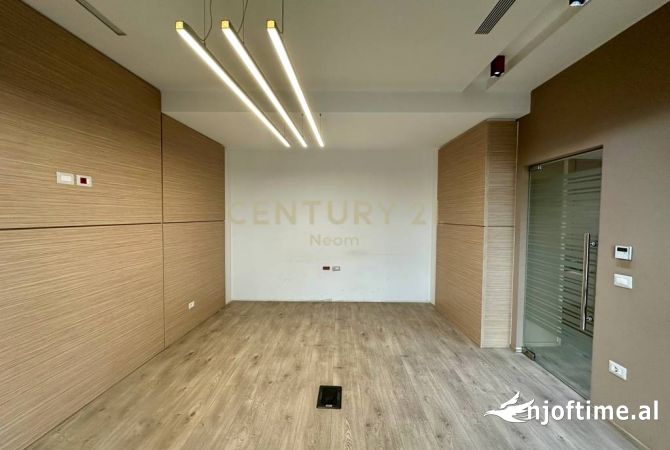 ZYRE MODERNE PER QIRA TEK PARK GATE RESIDENCE