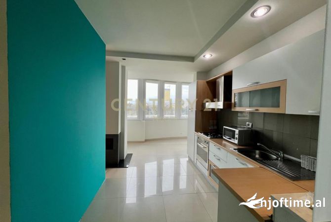 Ambient biznesi me qera 3+1 ne Tirane - 1,200 Euro
