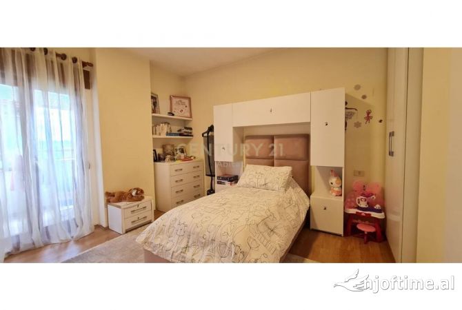 Shtepi me qera 3+1 ne Tirane - 1,500 Euro