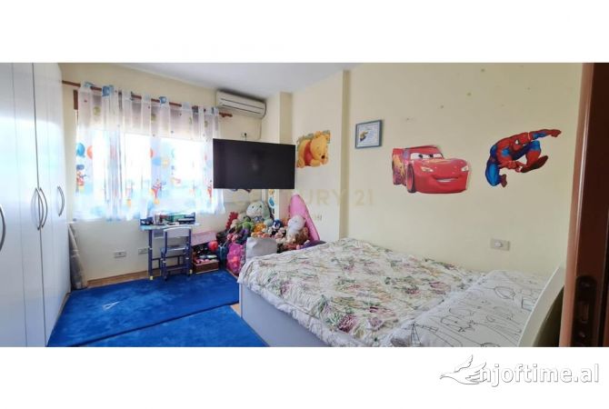 Shtepi me qera 3+1 ne Tirane - 1,500 Euro