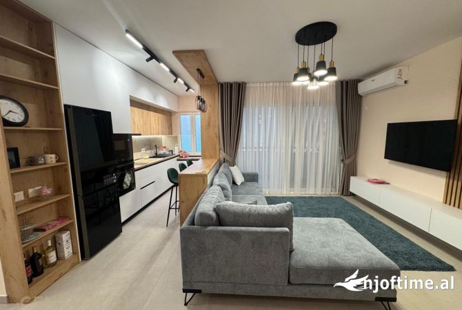 Shtepi ne shitje Apartament ne Tirane, 1+1, Mobilimi E mobiluar, Pagesa 195,000  Euro.