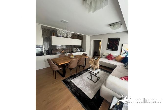 Shtepi me qera 2+1 ne Tirane - 850 Euro