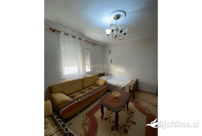 Shtepi me qera 2+1 ne Tirane - 550 Euro
