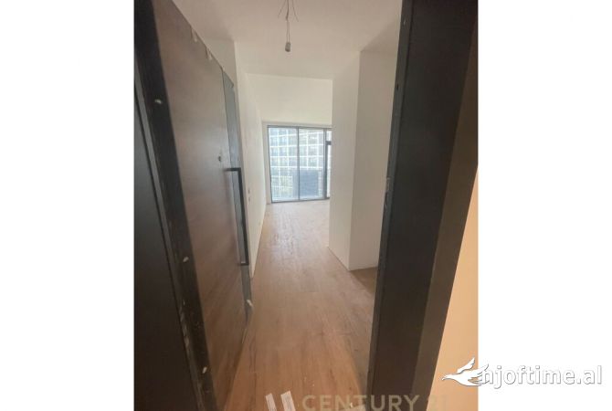 Shtepi me qera 2+1 ne Tirane - 1,300 Euro