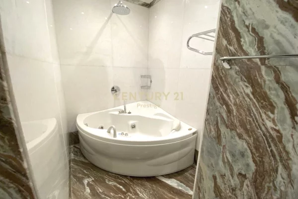 Ambient biznesi me qera 3+1 ne Tirane - 5,000 Euro