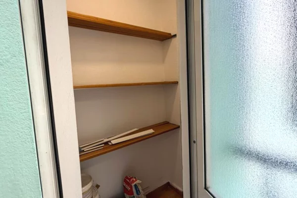 Shtepi me qera Apartament ne Tirane, 3+1, Mobilimi Bosh, pa mobiluar, Pagesa 1,400  Euro.