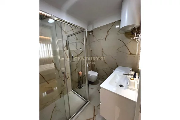 GARSONIERE ME QIRA, VENDOSUR TEK KAFE FLORA, TIRANE!