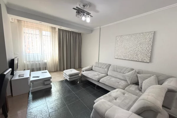 Shtepi me qera 3+1 ne Tirane - 900 Euro