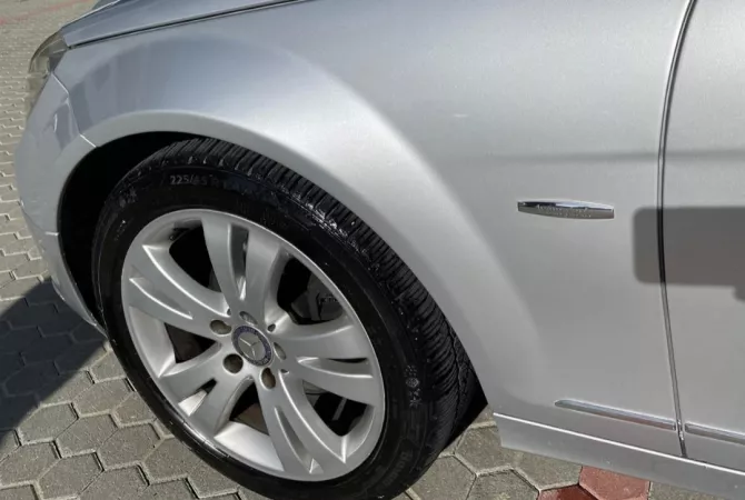 Makina ne shitje  ne Tirane - 7,000 Euro
