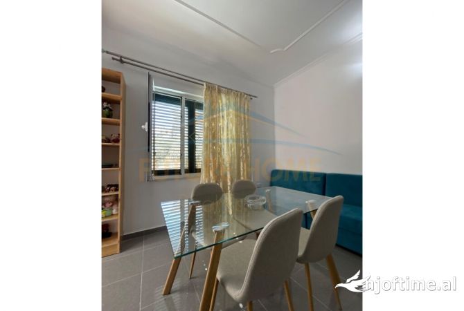 Shtepi me qera 2+1 ne Tirane - 400 Euro