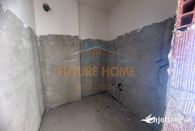 Shtepi ne shitje Apartament ne Tirane, 2+1, Mobilimi Bosh, pa mobiluar, Pagesa 175,000  Euro.