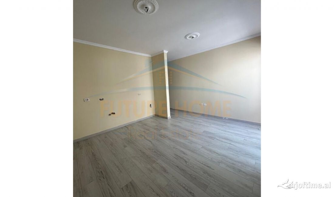 Shtepi ne shitje Apartament ne Tirane, 2+1, Mobilimi Bosh, pa mobiluar, Pagesa 104,000  Euro.