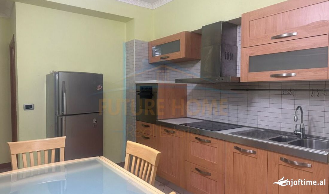 Shtepi me qera Apartament ne Tirane, 1+1, Mobilimi E mobiluar, Pagesa 650  Euro.