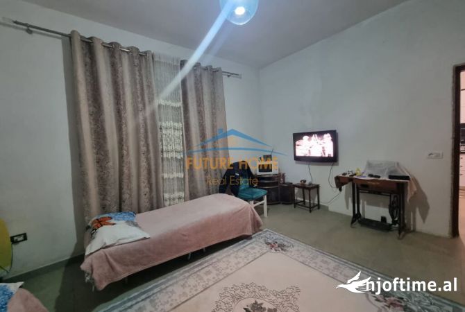 Shtepi ne shitje Shtepi Private ne Tirane, 2+1, Mobilimi E mobiluar, Pagesa 125,000  Euro.