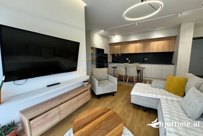 Shtepi me qera 2+1 ne Tirane - 650 Euro