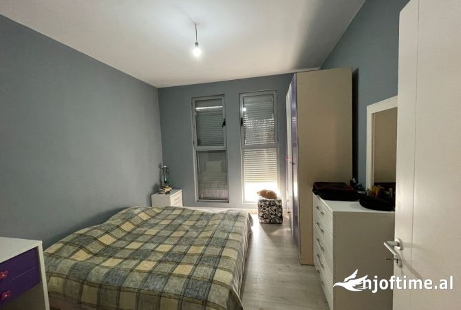 Shtepi ne shitje Apartament ne Tirane, 2+1, Mobilimi E mobiluar, Pagesa 137,000  Euro.