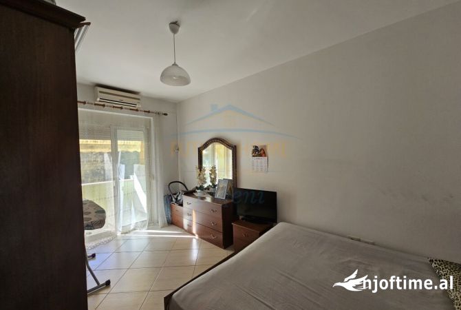 Shtepi ne shitje Apartament ne Tirane, 2+1, Mobilimi E mobiluar, Pagesa 230,000  Euro.