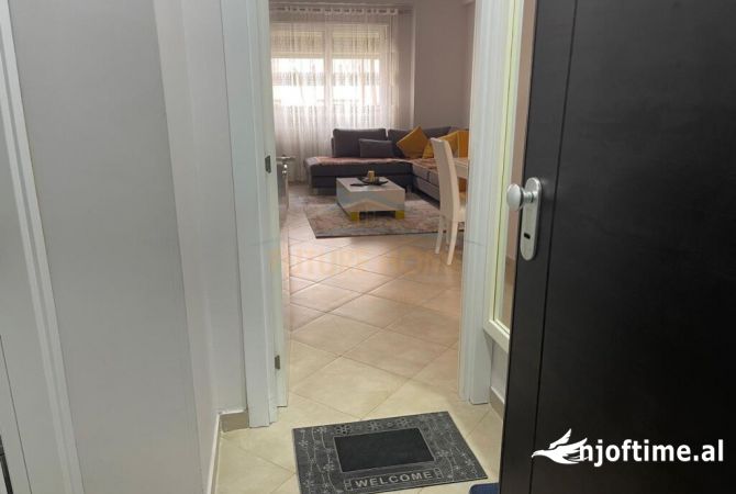 Shtepi me qera Apartament ne Tirane, 2+1, Mobilimi E mobiluar, Pagesa 700  Euro.